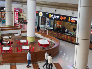 1699594998mom slider 3